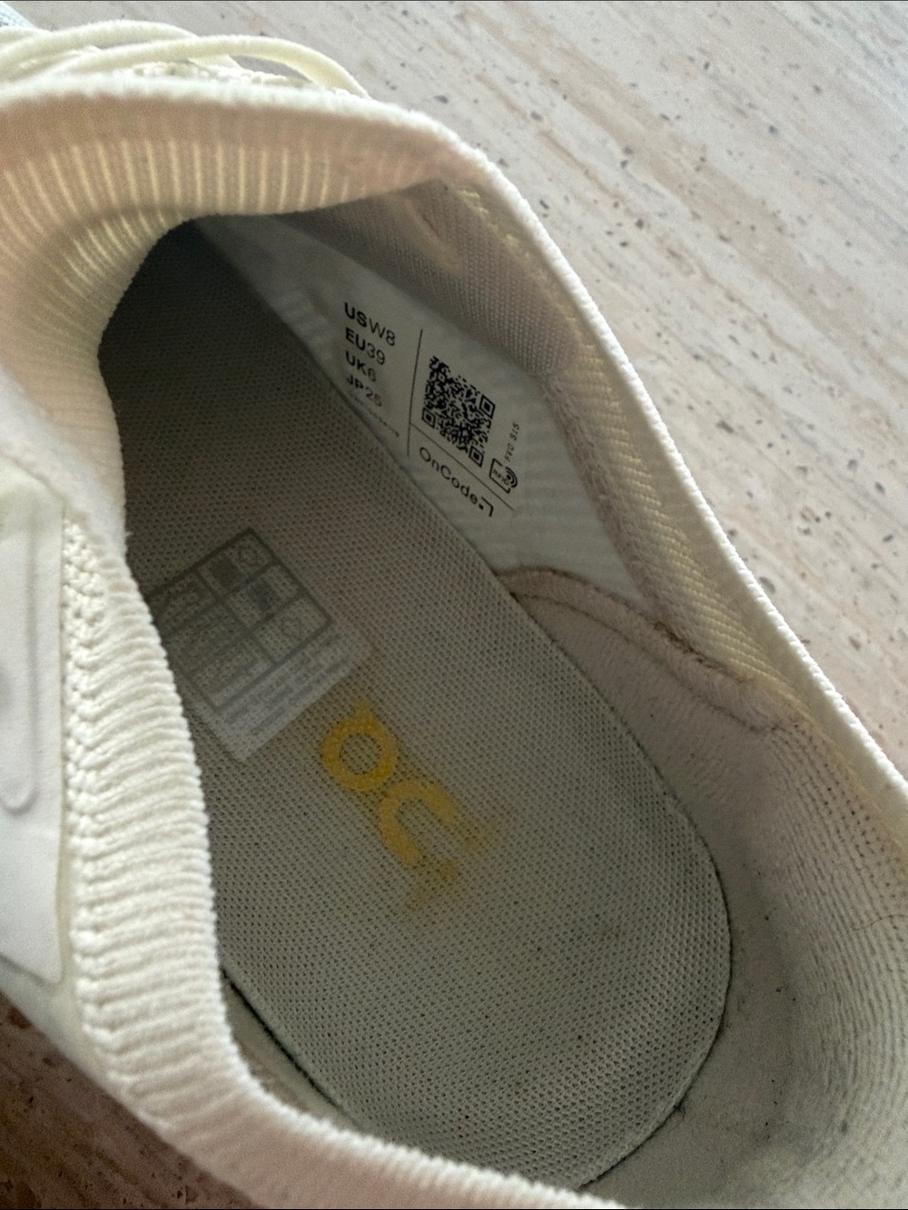 On Cloud 6 Versa - Lightweight Knit Sneakers in White and Light Gray - Picture 2 of 4